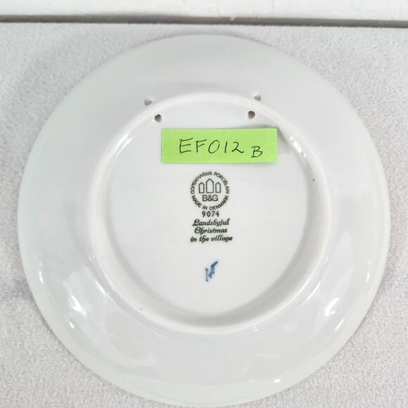 B&G Bing & Grondahl 1974 Copenhagen Christmas in the Village Plate 9074 Vintage - Picture 2 of 2